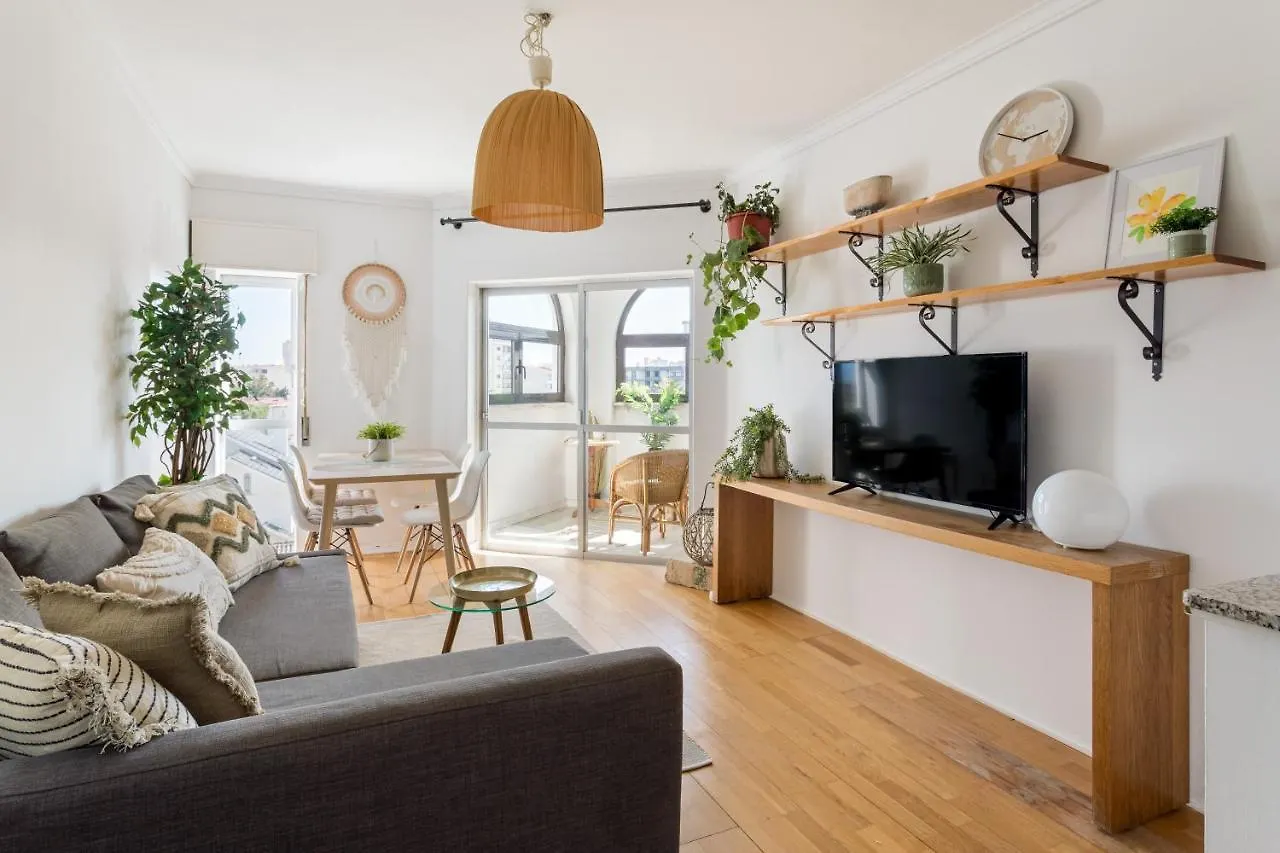 Joivy Bright Bohemian Flat In Cascais Apartment