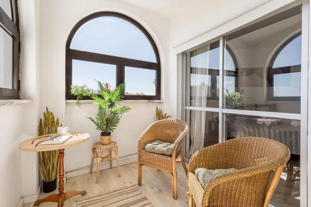 Joivy Bright Bohemian Flat In Cascais Apartment